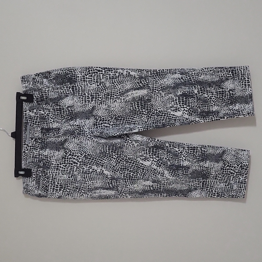 Chico's Platinum Denim Ultimate Fit Snake Skin Pattern Crop Pants